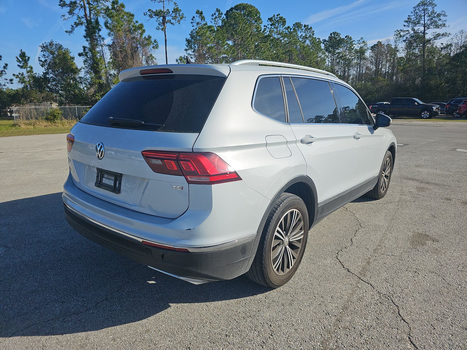 2018 Volkswagen Tiguan 2.0T SEL FWD