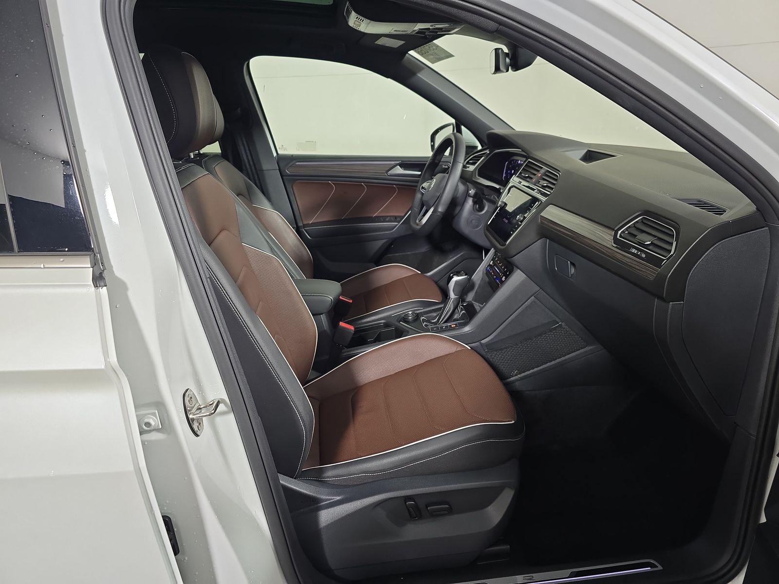 2024 Volkswagen Tiguan 2.0T SEL R-Line AWD