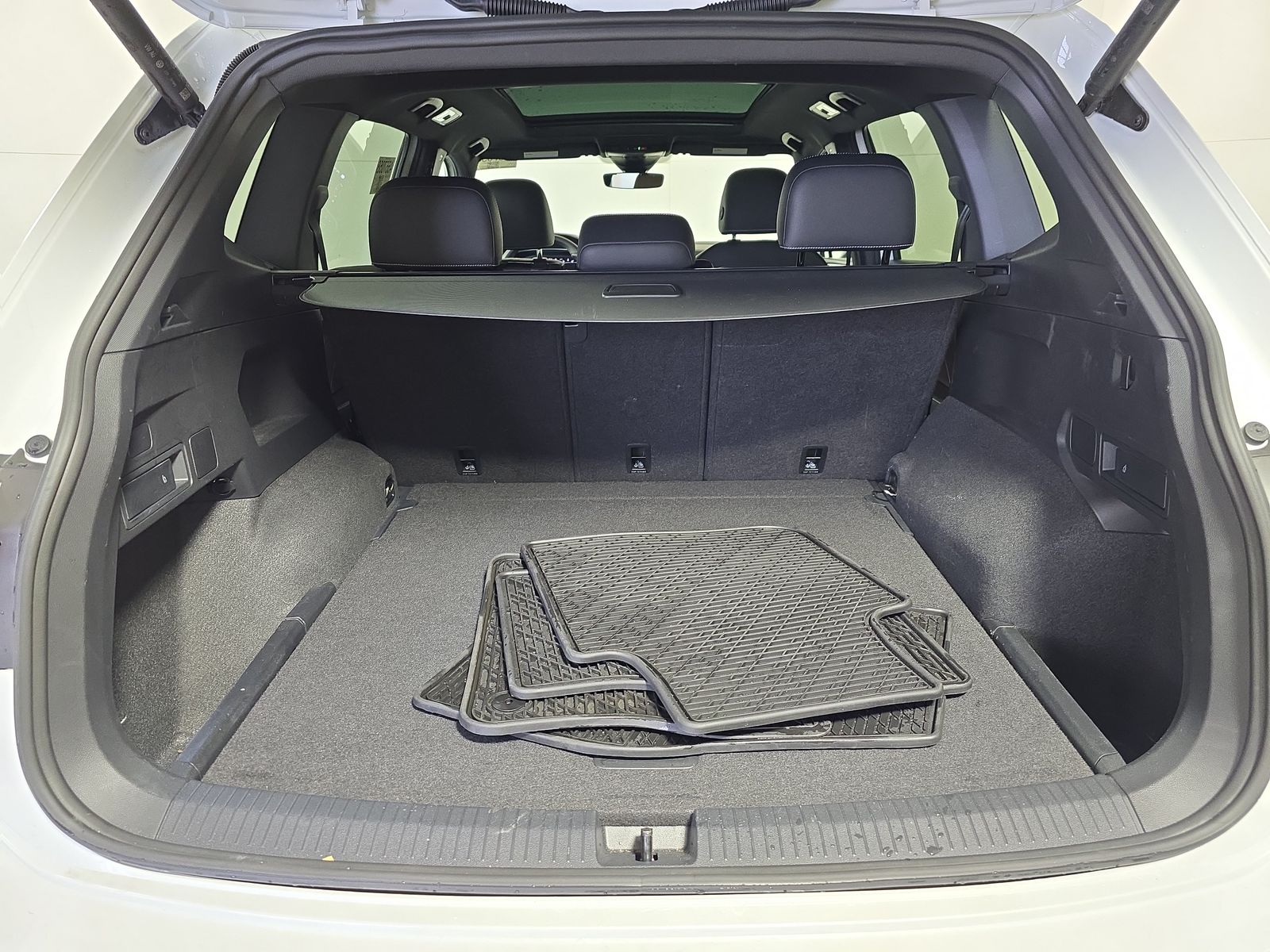 2024 Volkswagen Tiguan 2.0T SEL R-Line AWD