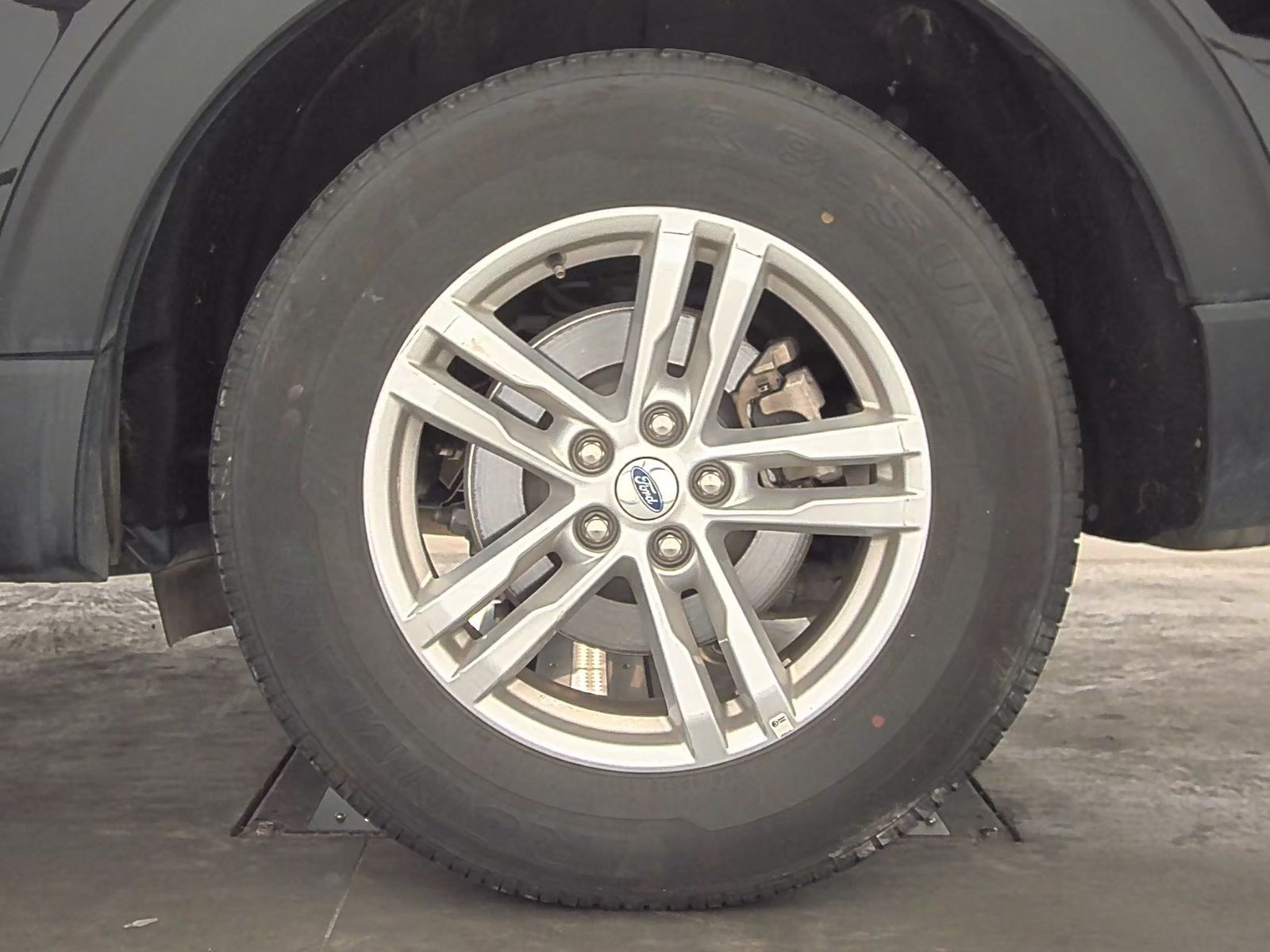 2023 Ford Explorer XLT AWD