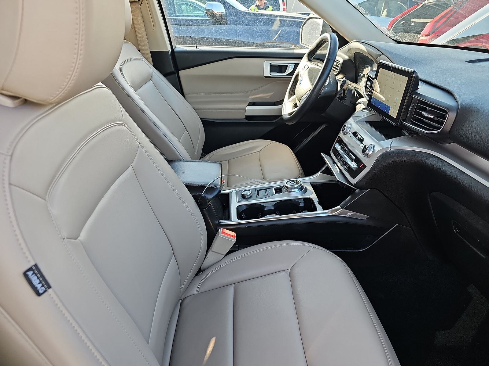 2023 Ford Explorer XLT AWD