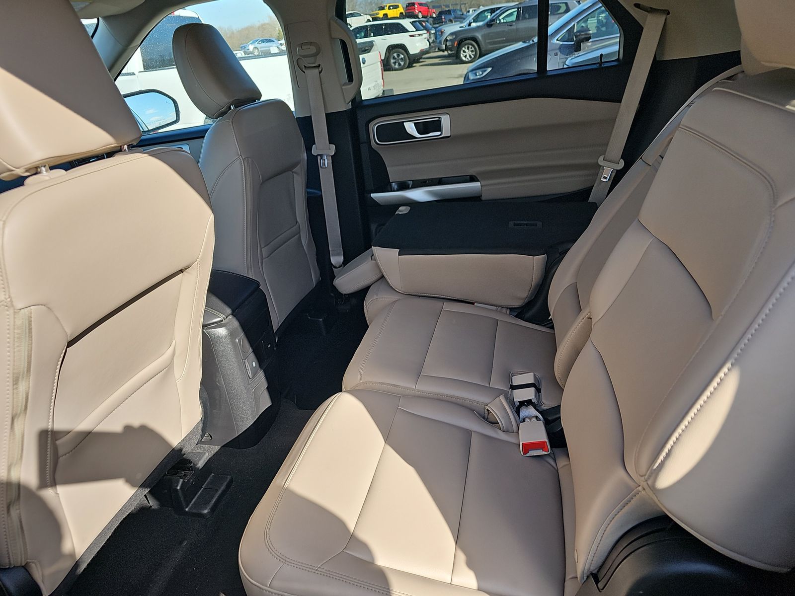 2023 Ford Explorer XLT AWD