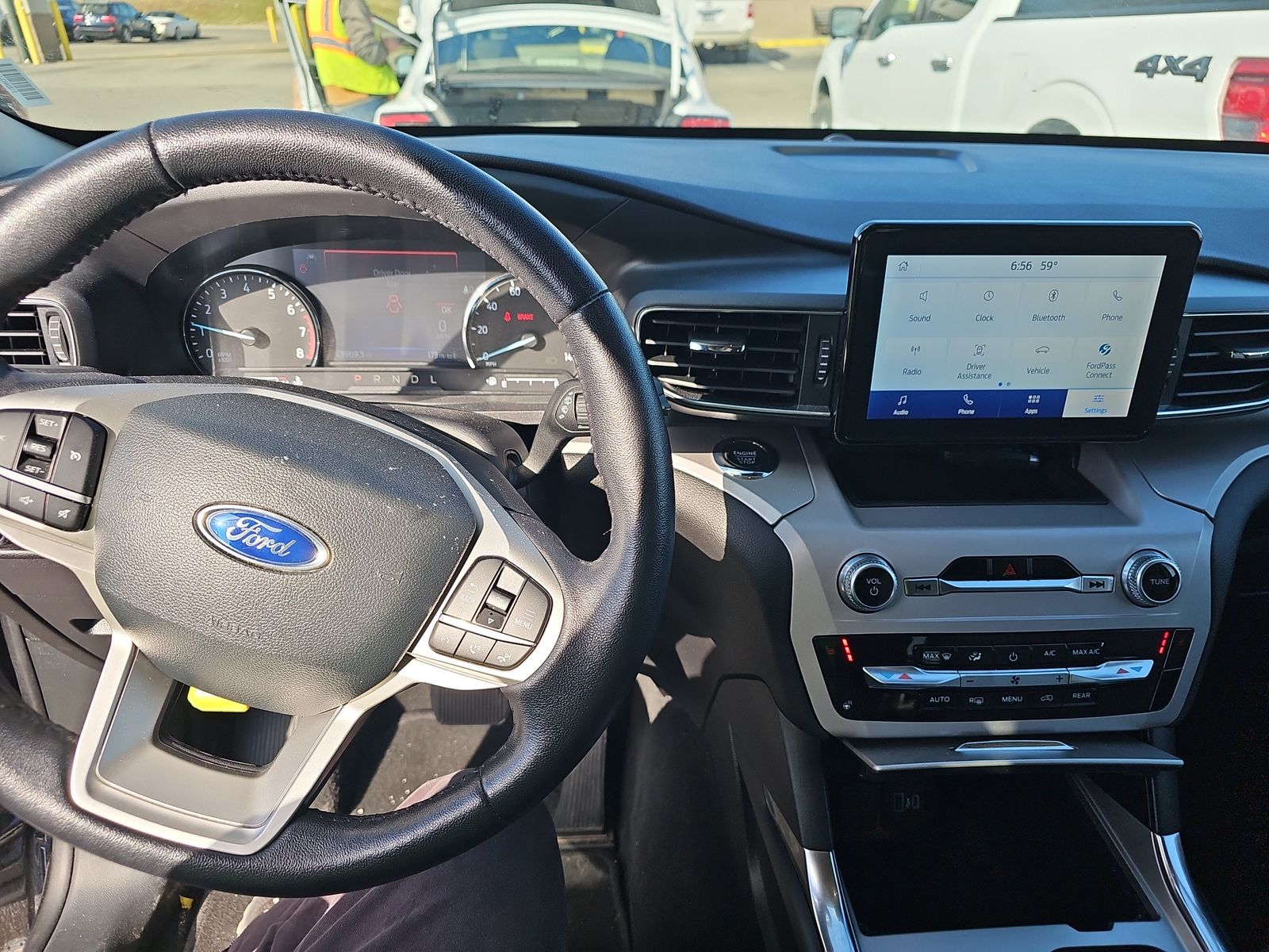 2023 Ford Explorer XLT AWD