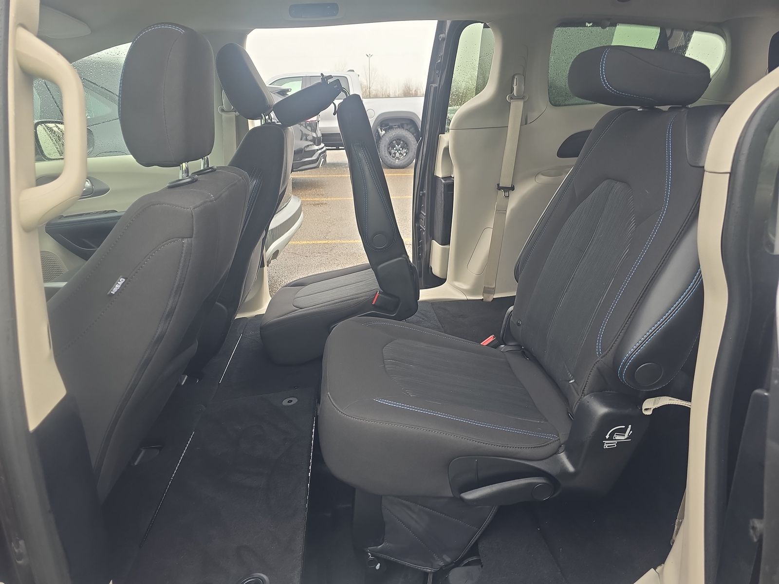 2021 Chrysler Pacifica Touring AWD