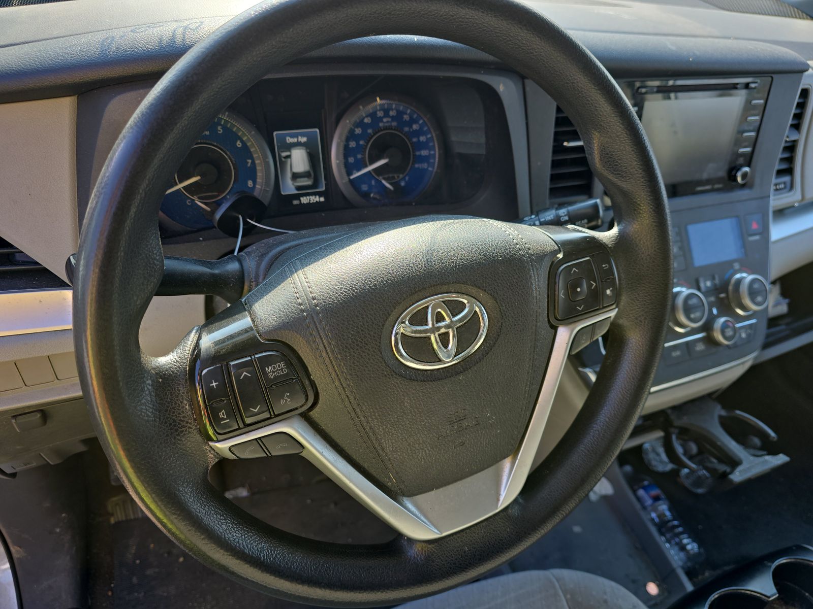 2019 Toyota Sienna LE FWD