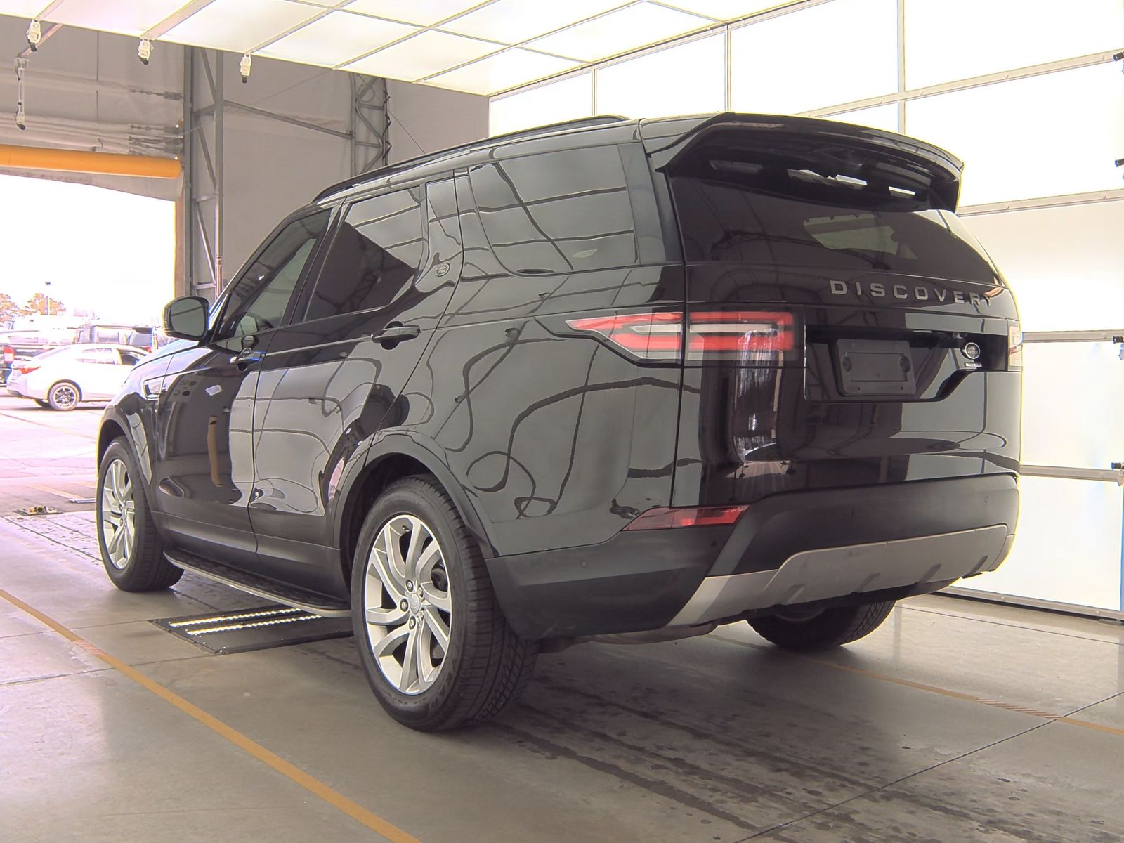 2017 Land Rover Discovery HSE AWD