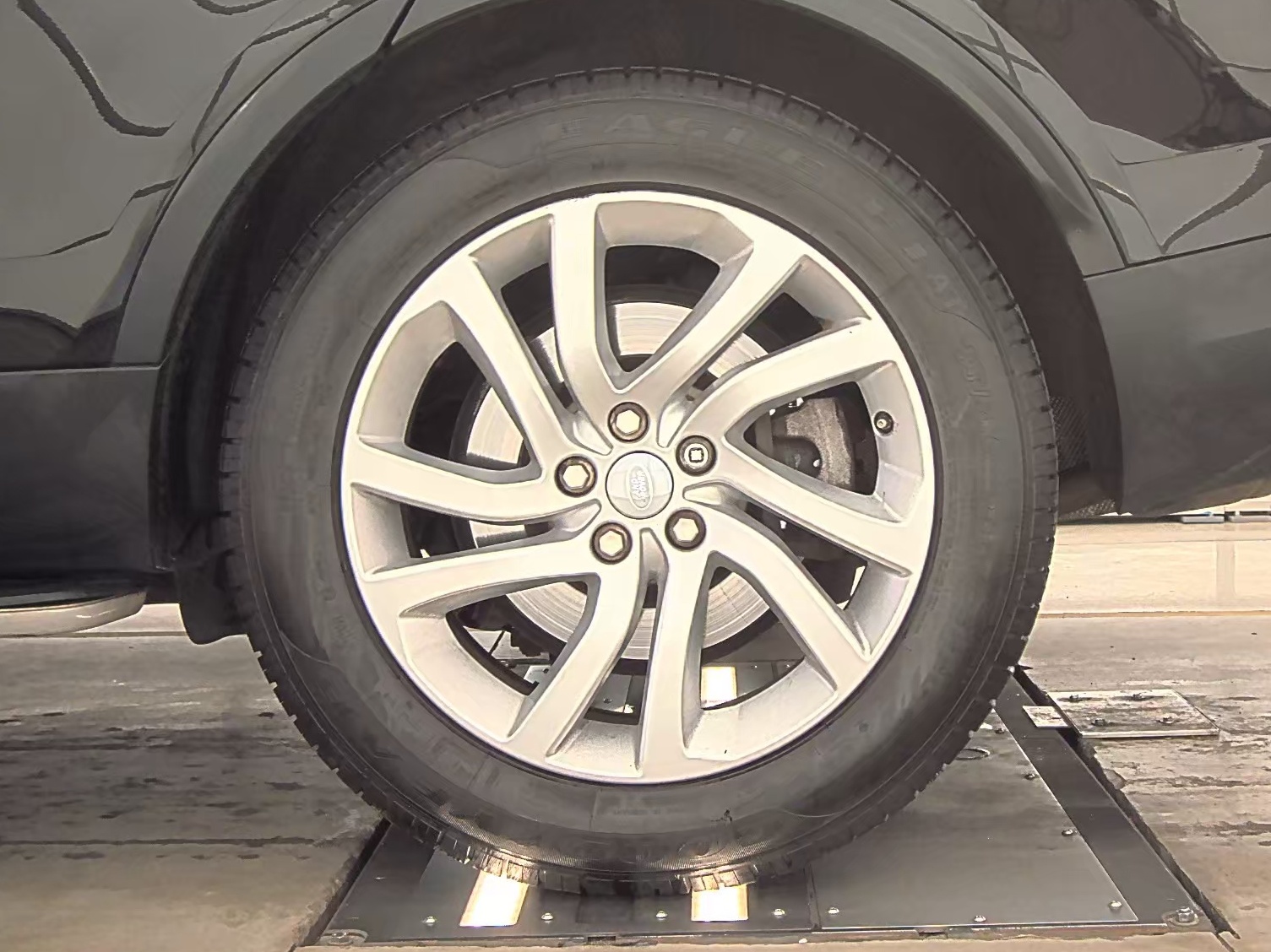 2017 Land Rover Discovery HSE AWD