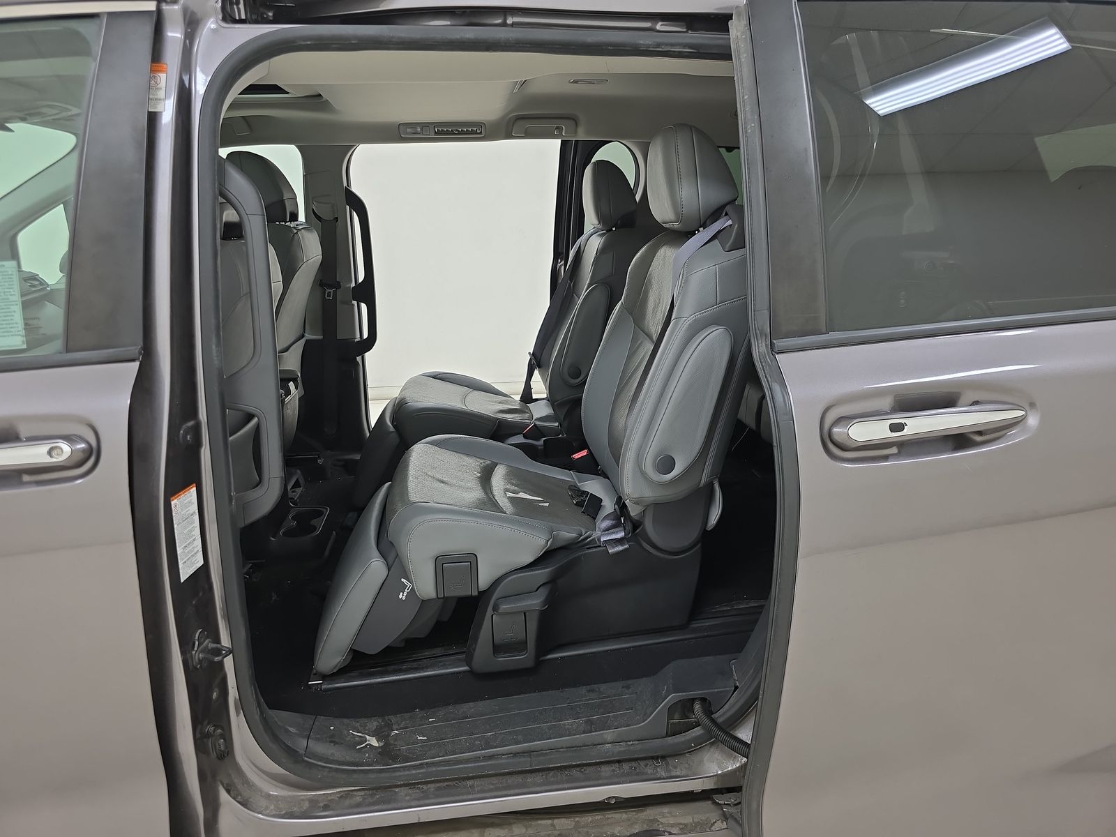 2022 Toyota Sienna Limited FWD