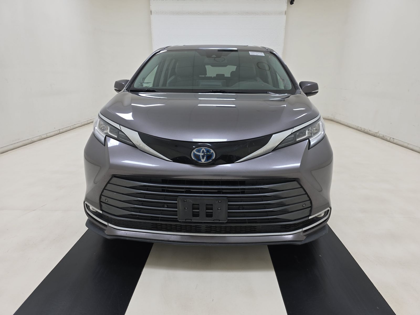 2022 Toyota Sienna Limited FWD