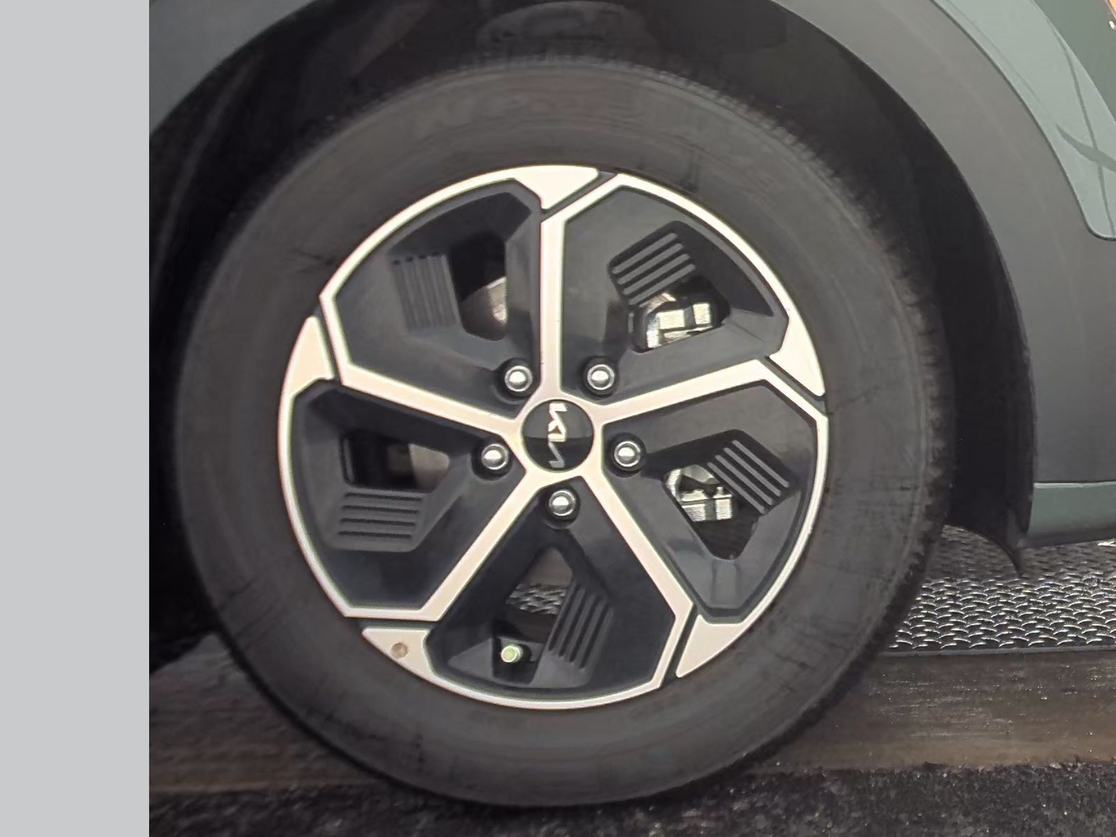 2023 Kia Niro EX FWD