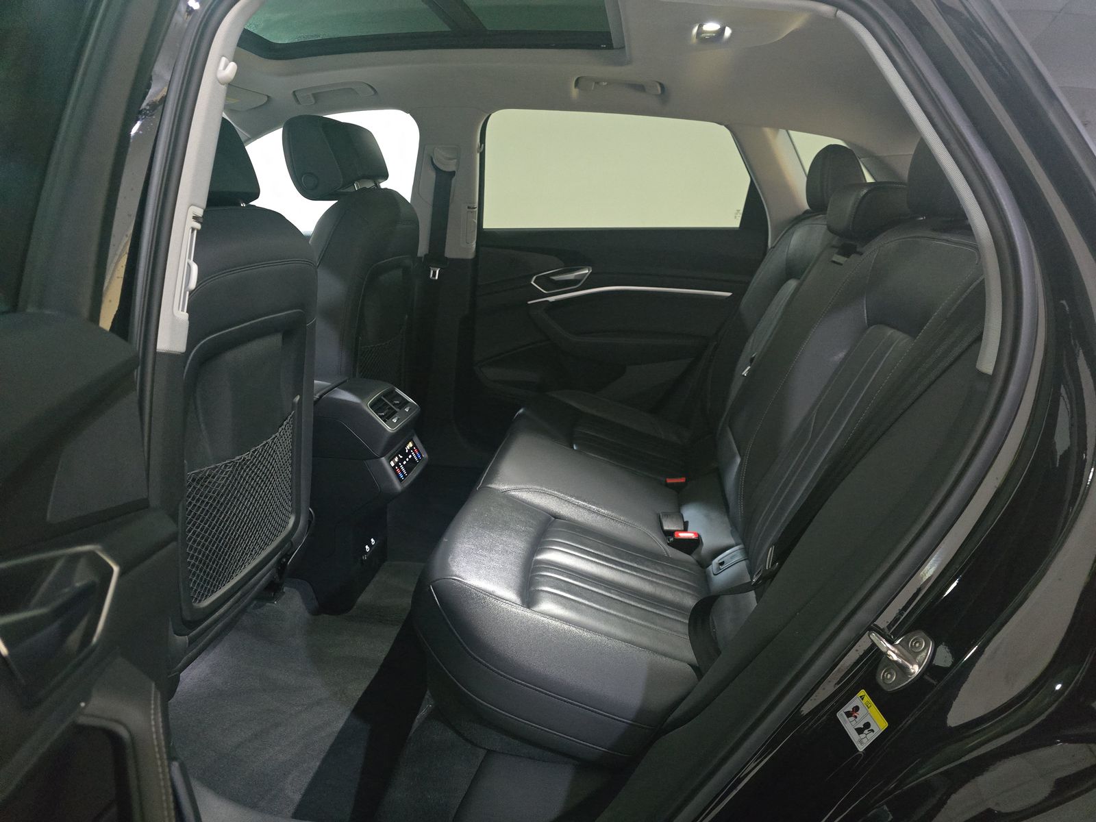 2022 Audi e-tron Premium AWD