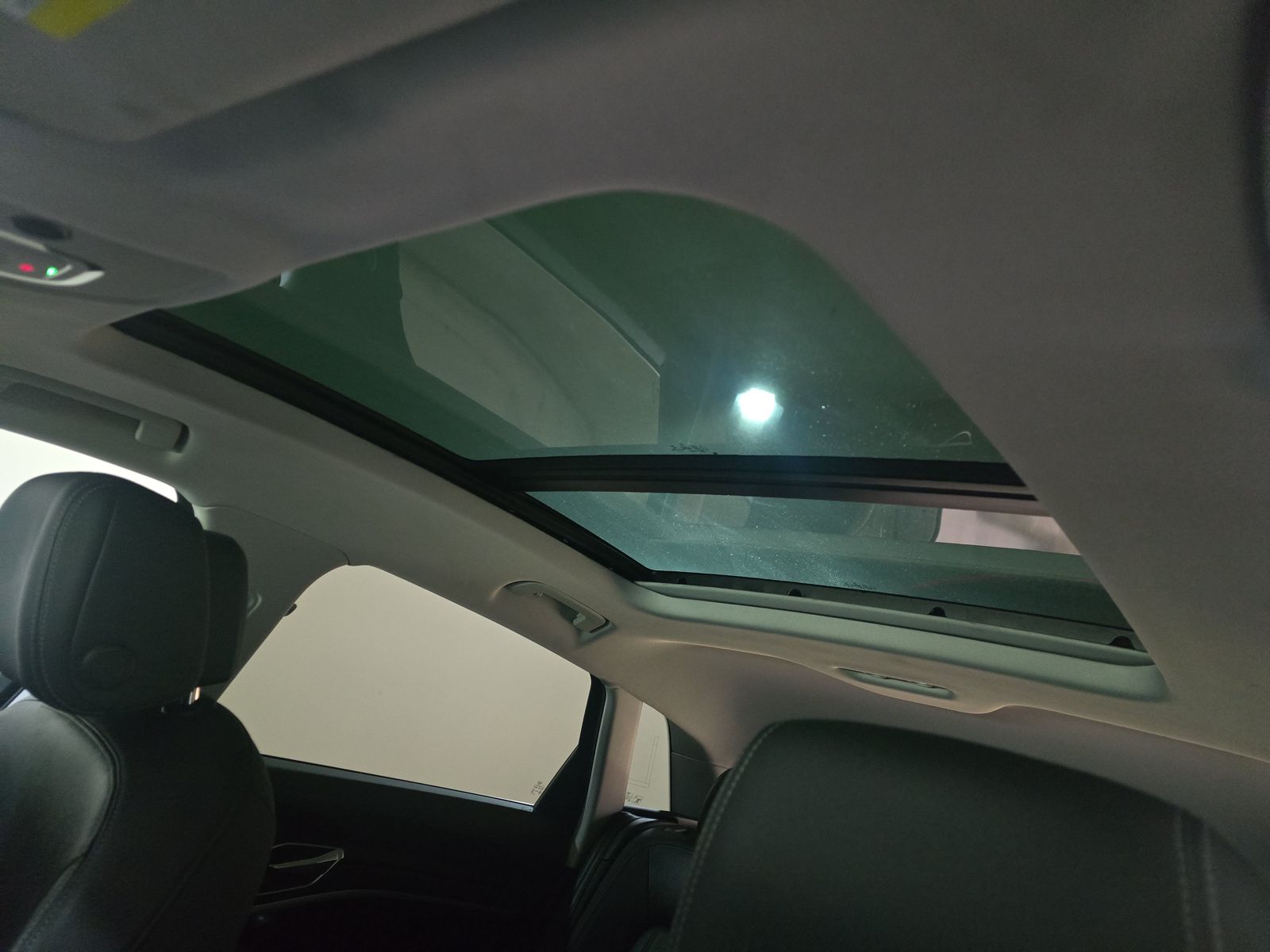 2022 Audi e-tron Premium AWD