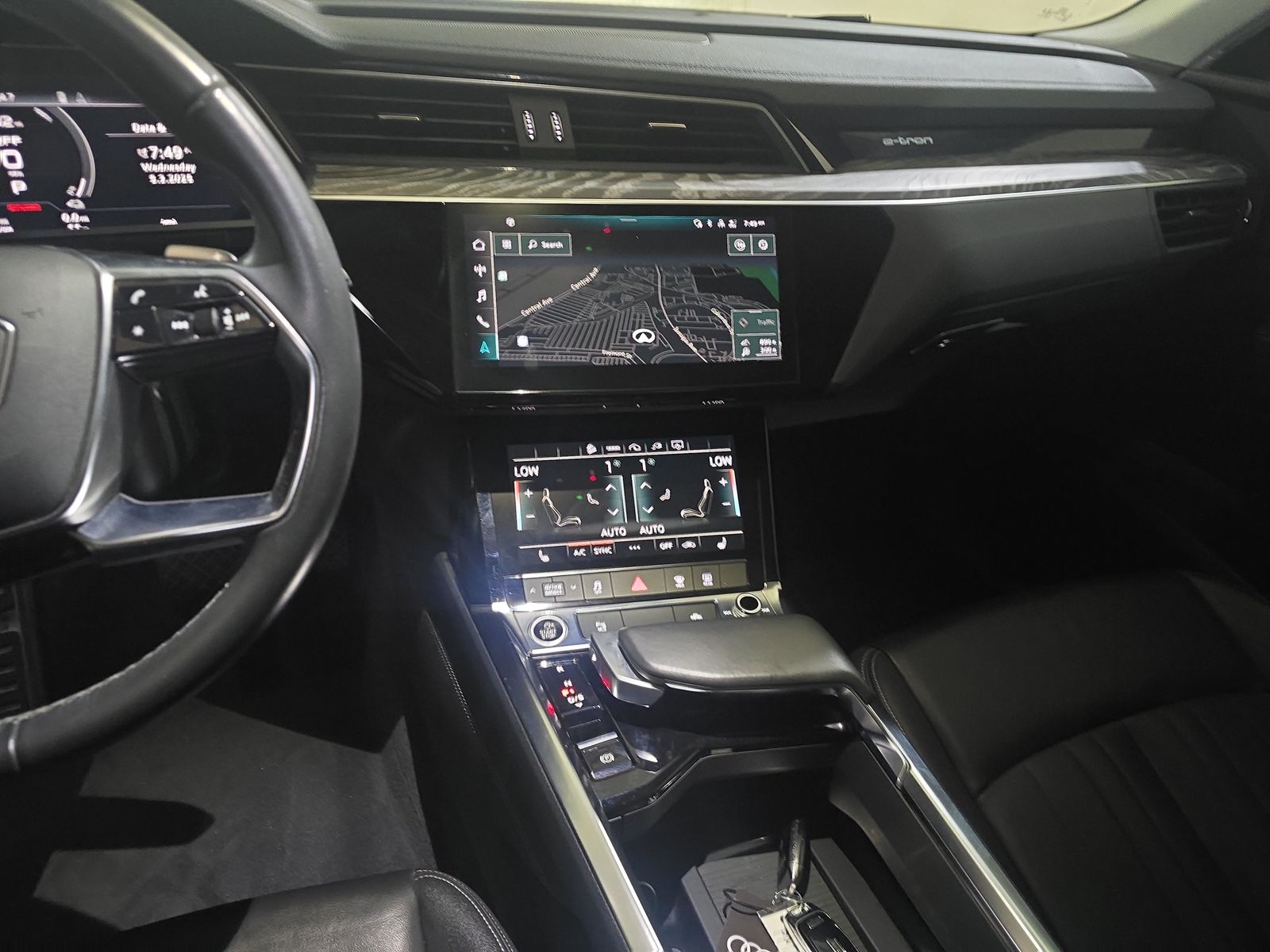 2022 Audi e-tron Premium AWD