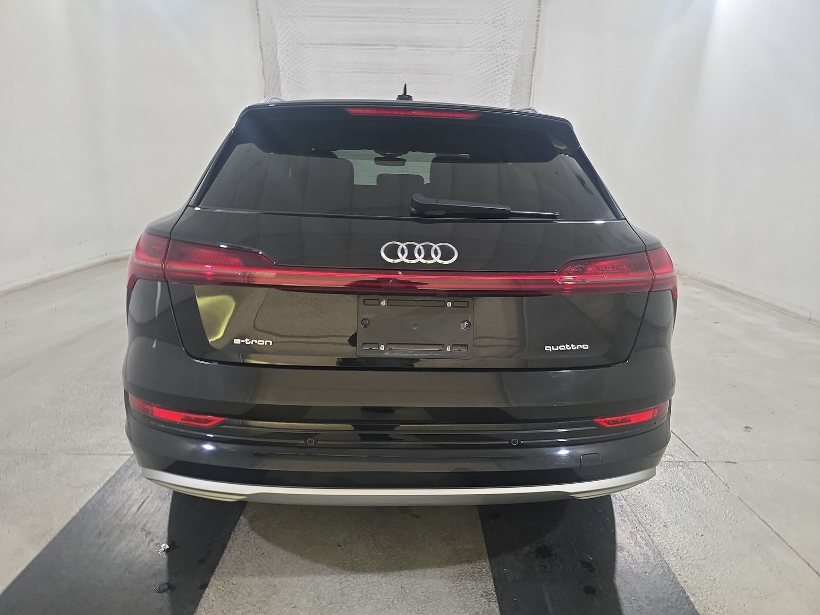 2022 Audi e-tron Premium AWD