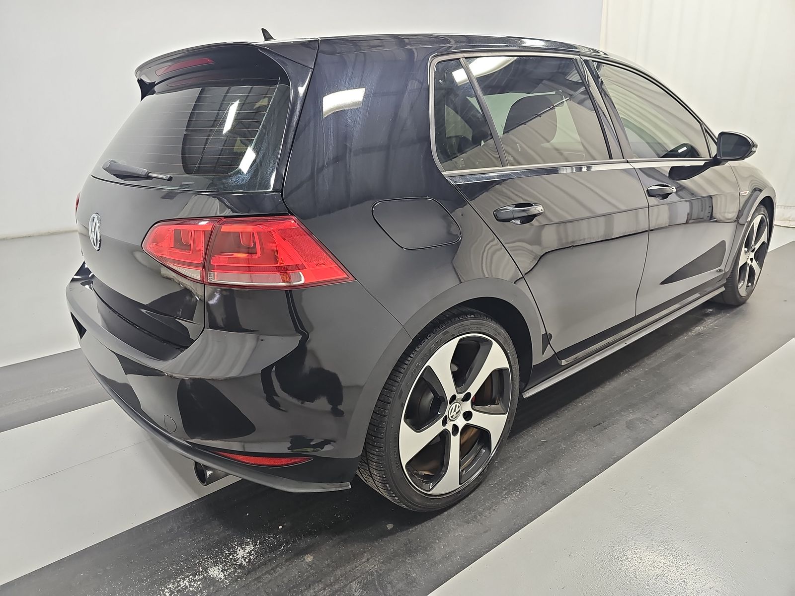 2017 Volkswagen Golf GTI 2.0T S FWD
