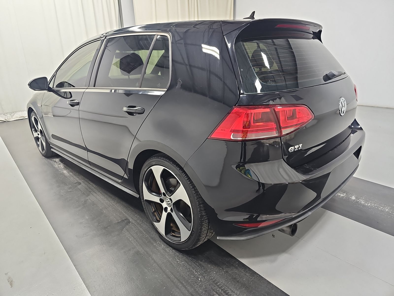 2017 Volkswagen Golf GTI 2.0T S FWD