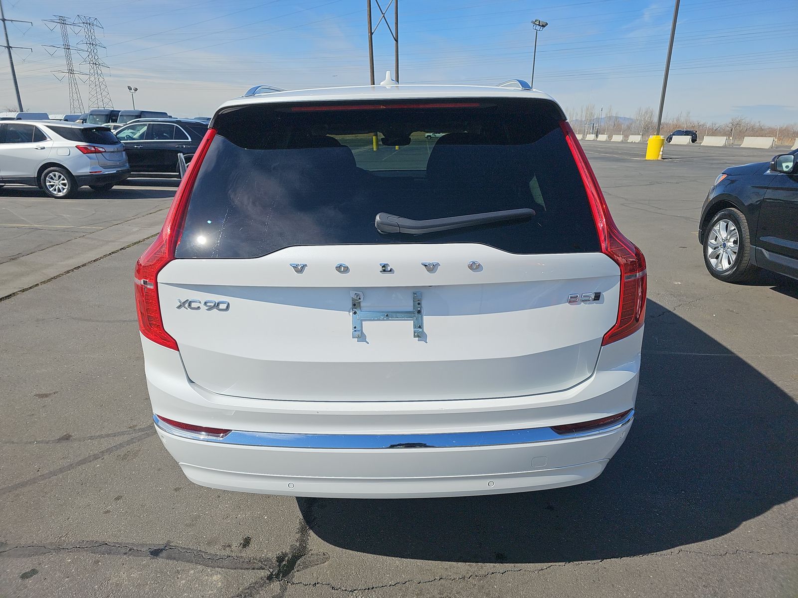 2023 Volvo XC90 B5 Plus AWD