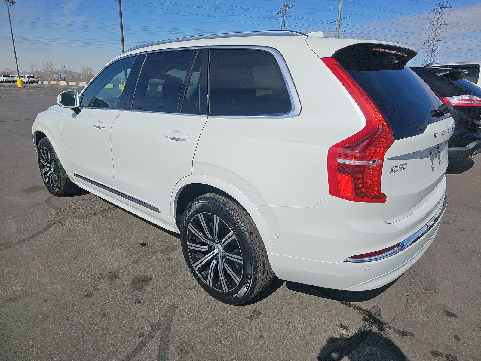 2023 Volvo XC90 B5 Plus AWD