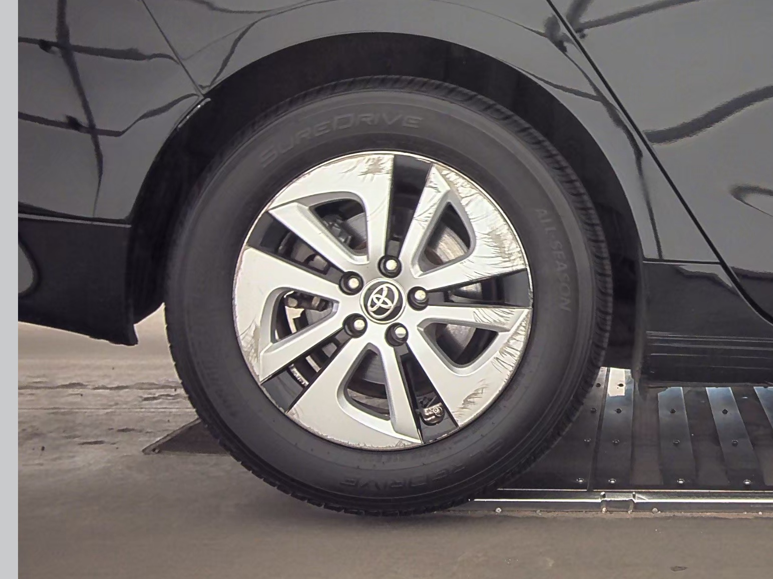 2016 Toyota Prius Three FWD