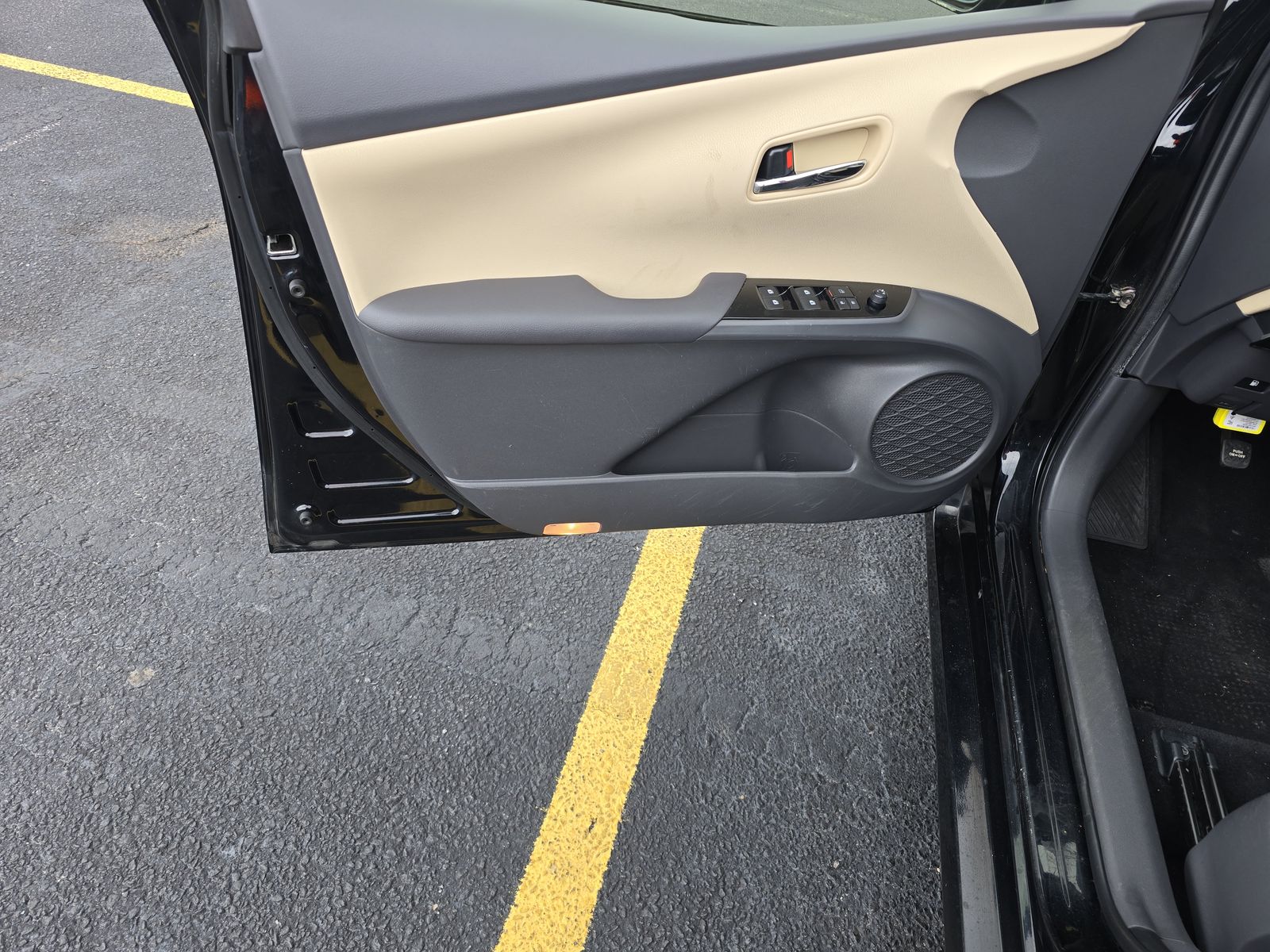 2016 Toyota Prius Three FWD