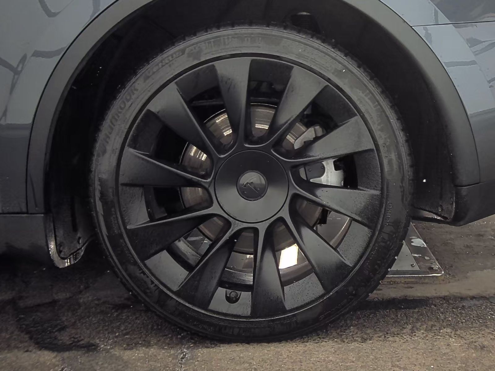 2023 Tesla Model Y Long Range AWD