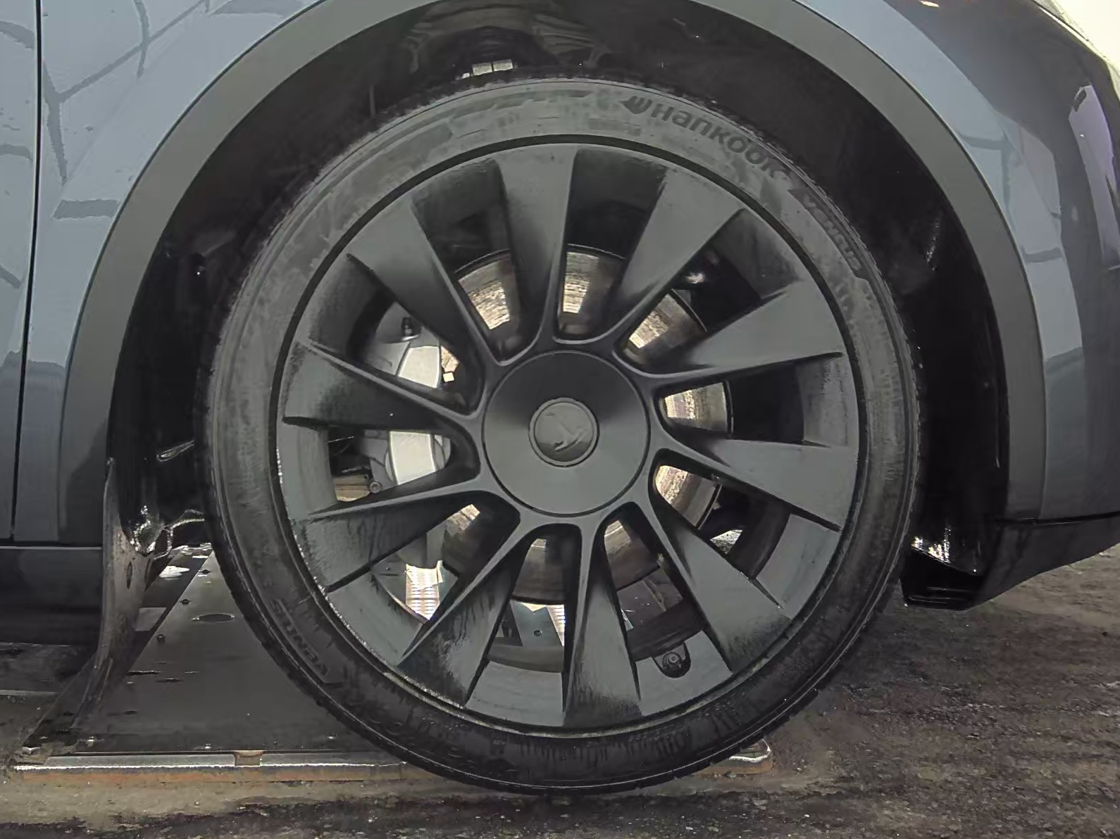 2023 Tesla Model Y Long Range AWD