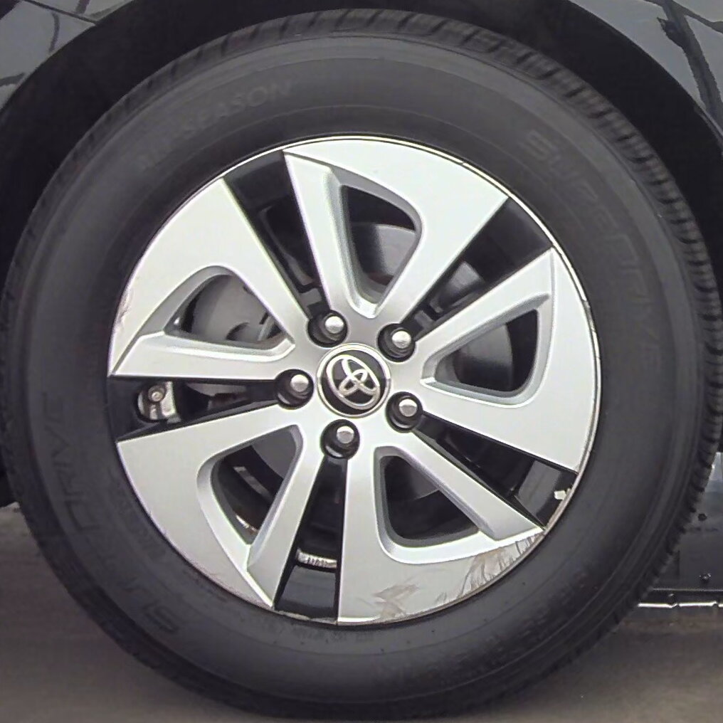 2016 Toyota Prius Three FWD