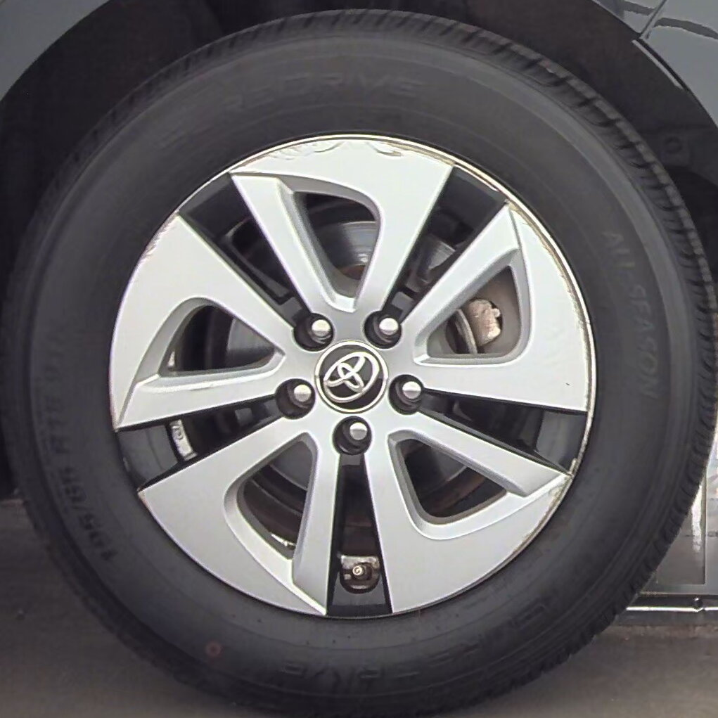 2016 Toyota Prius Three FWD