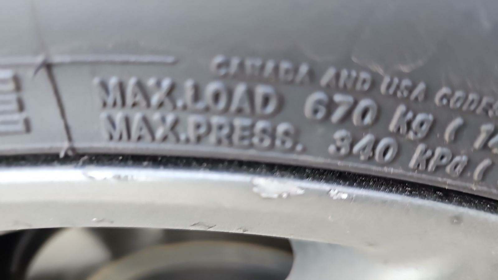 2017 Lexus IS IS 200t F SPORT RWD