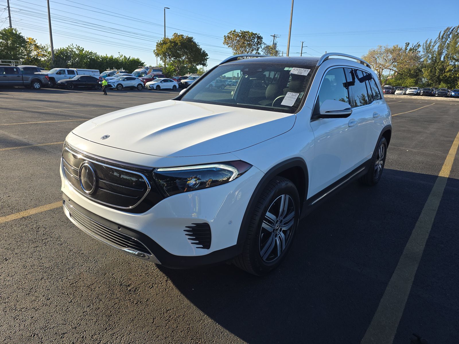 2023 Mercedes-Benz EQB 300