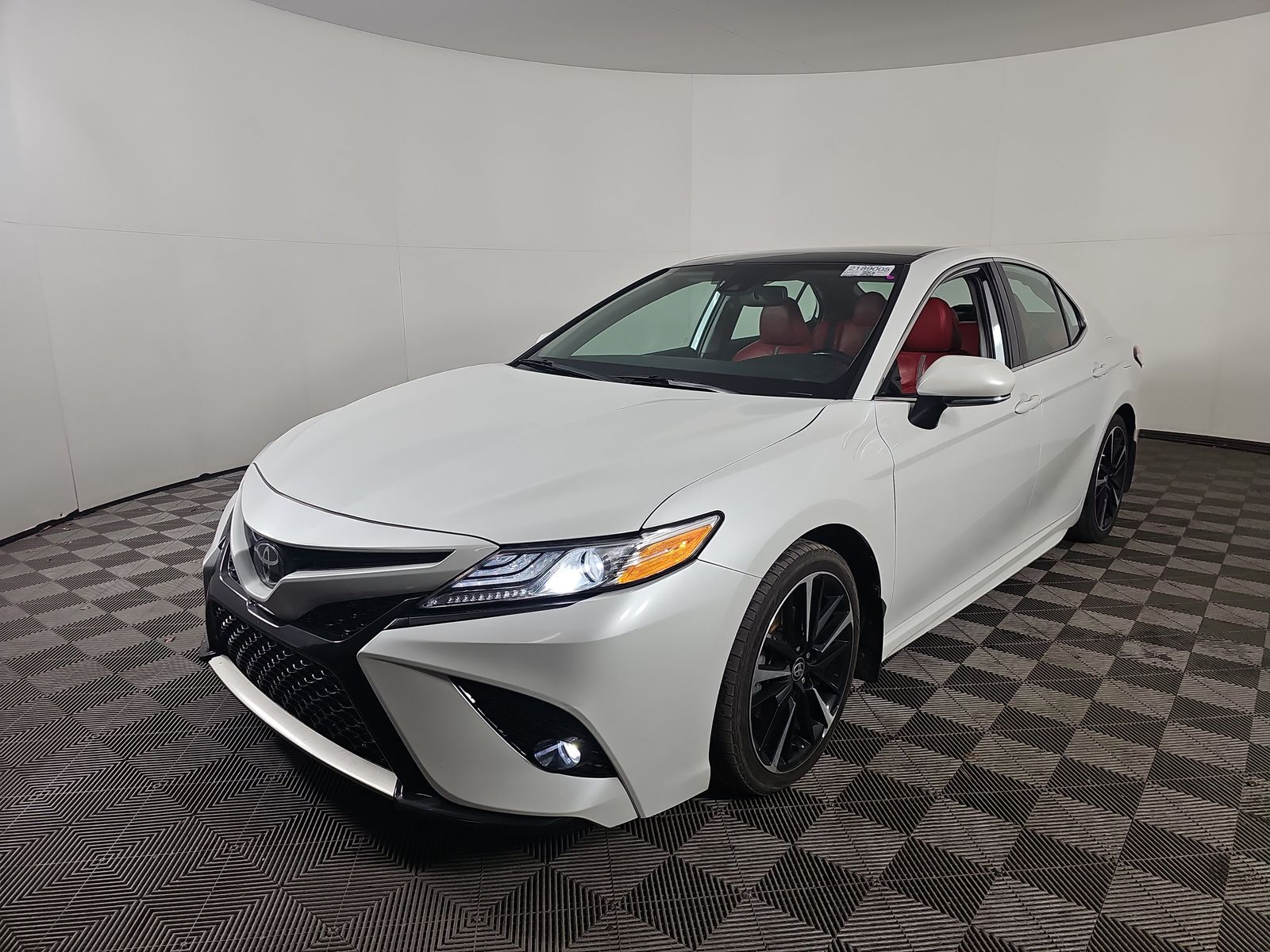 2020 Toyota Camry XSE FWD