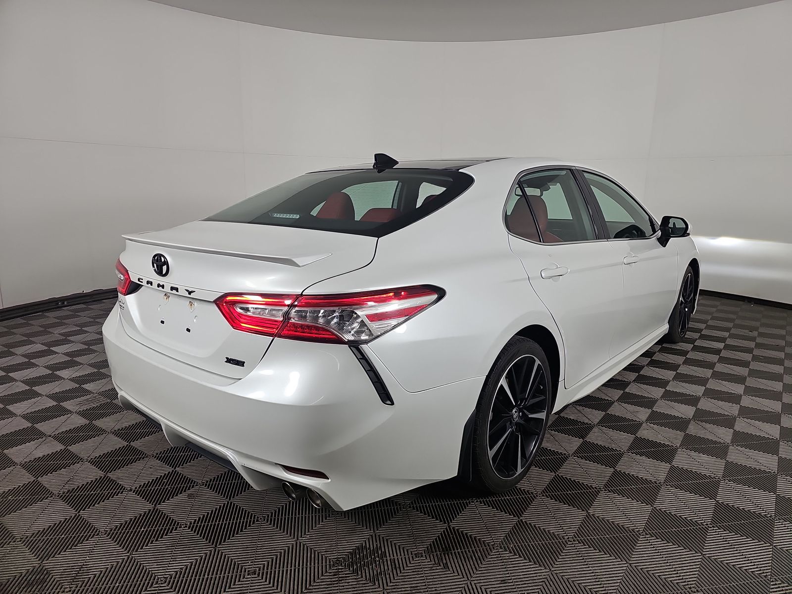 2020 Toyota Camry XSE FWD