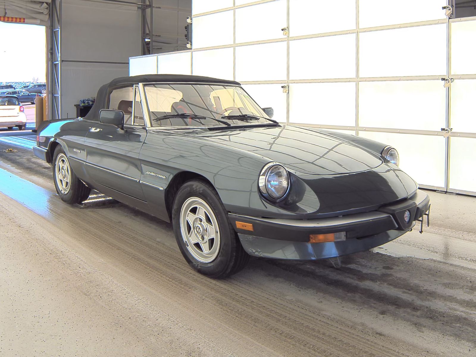 Alfa Romeo Spider Veloce снимка Alfa Romeo Spider Veloce