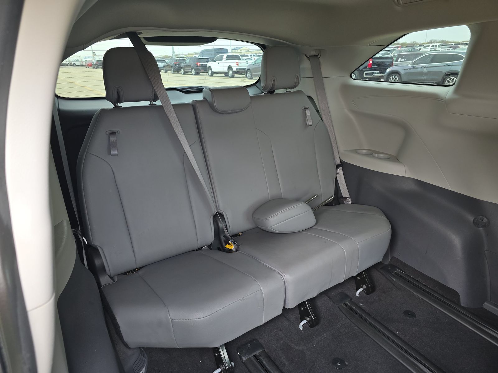 2022 Toyota Sienna XLE FWD