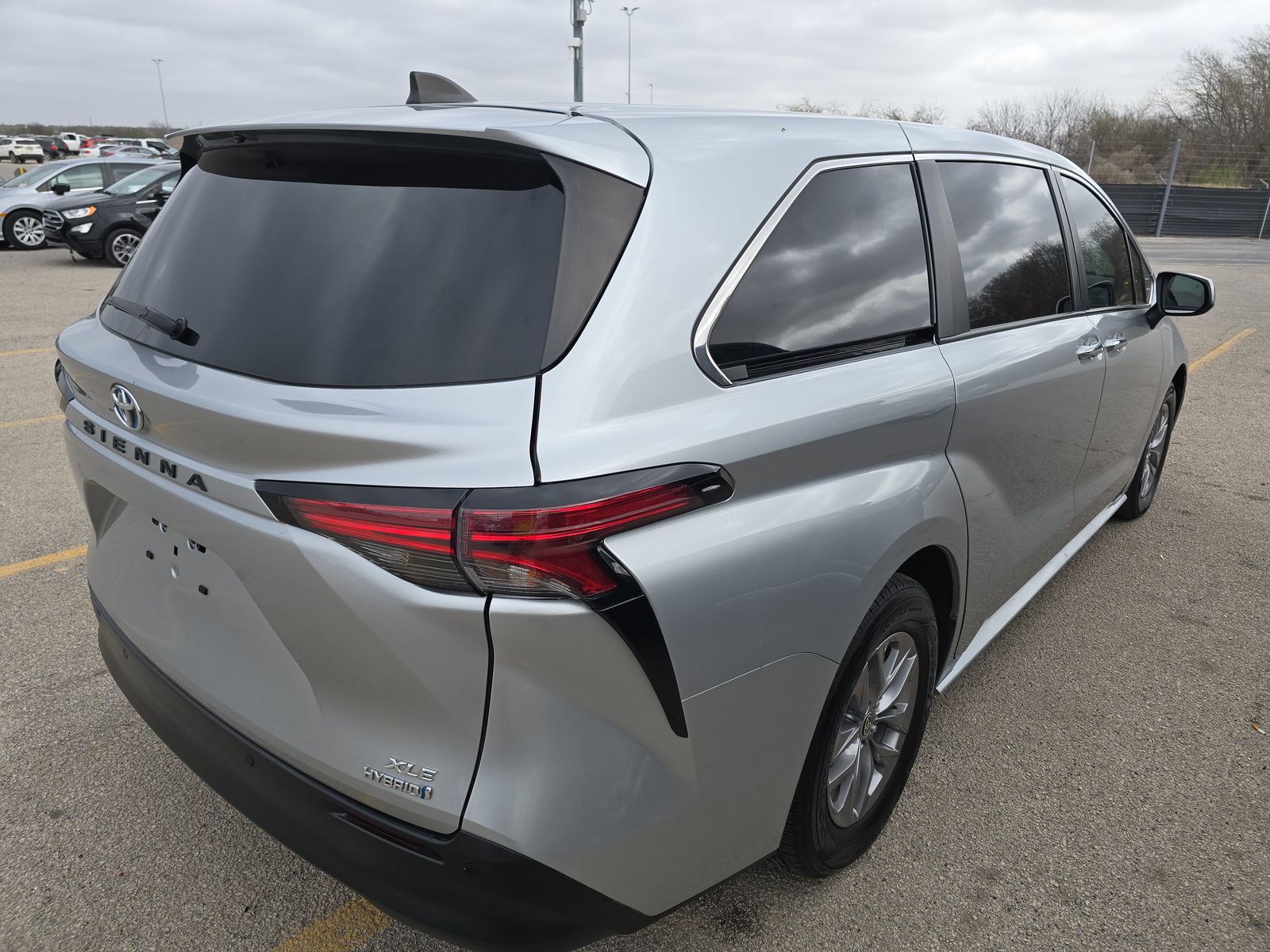 2022 Toyota Sienna XLE FWD