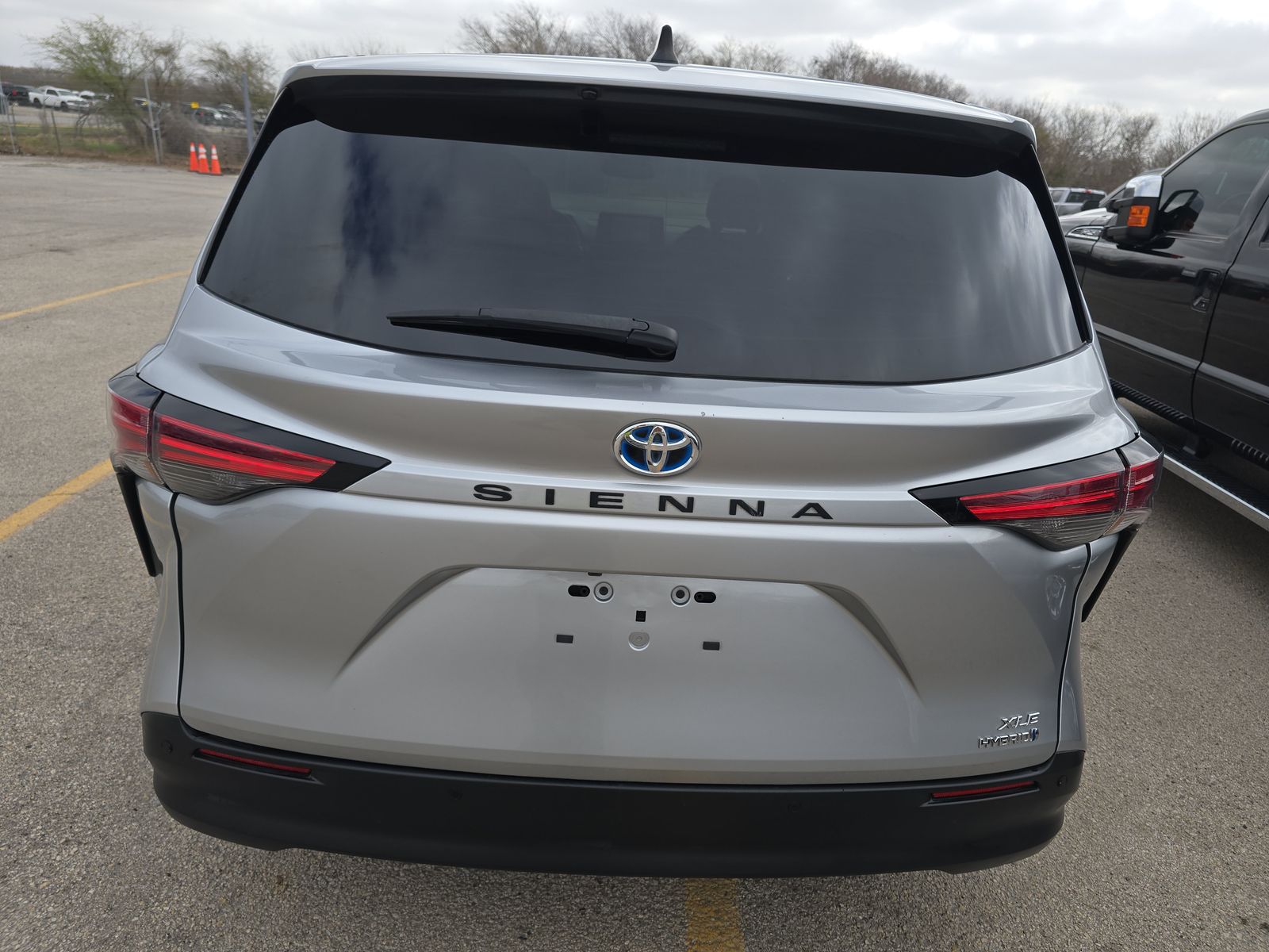2022 Toyota Sienna XLE FWD