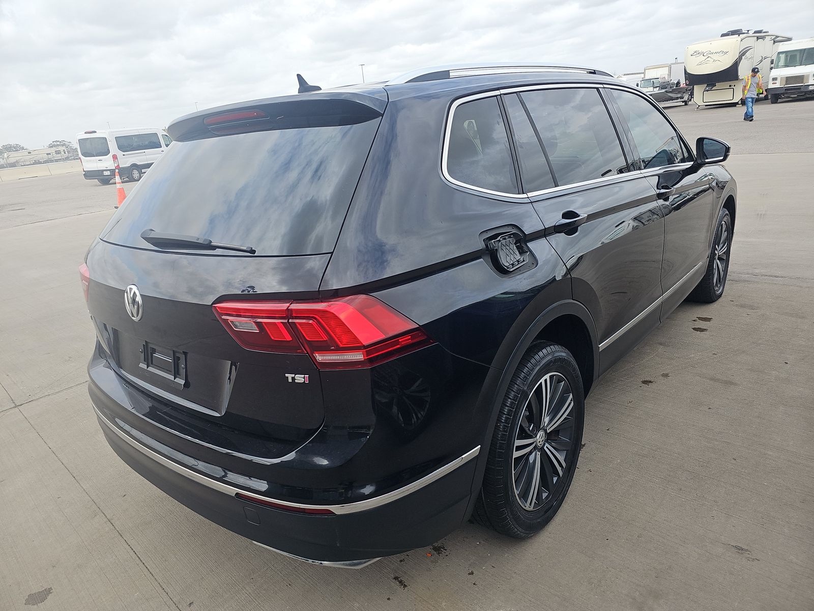 2018 Volkswagen Tiguan 2.0T SEL FWD