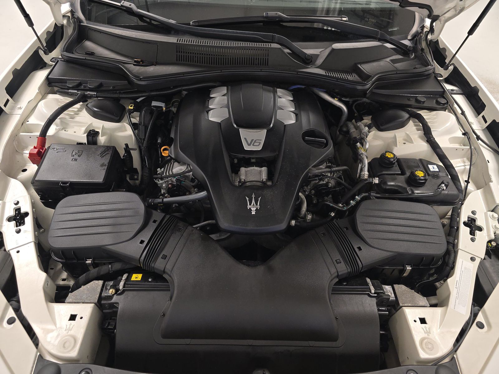 2018 Maserati Ghibli Base RWD