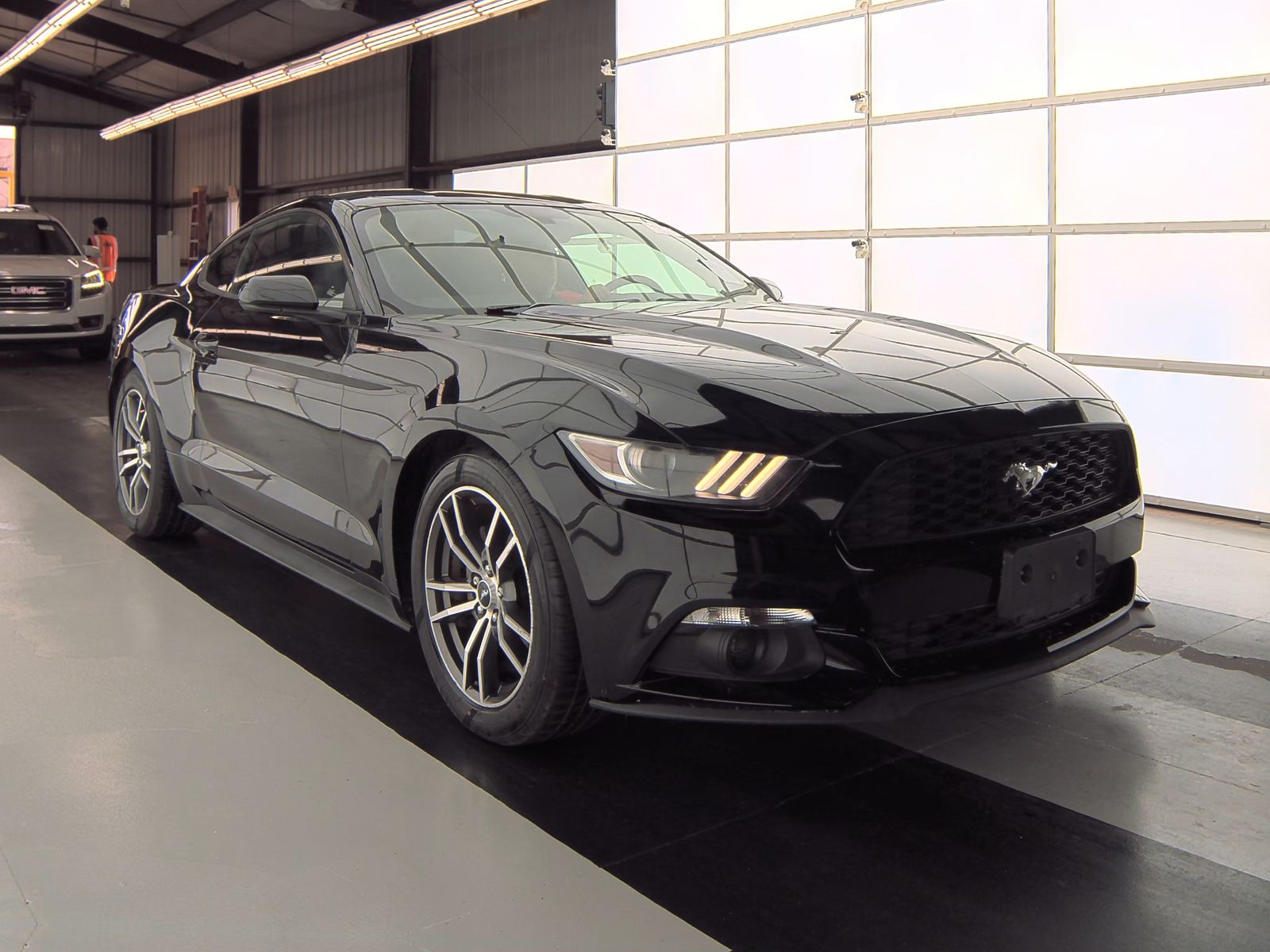 2017 Ford Mustang EcoBoost RWD