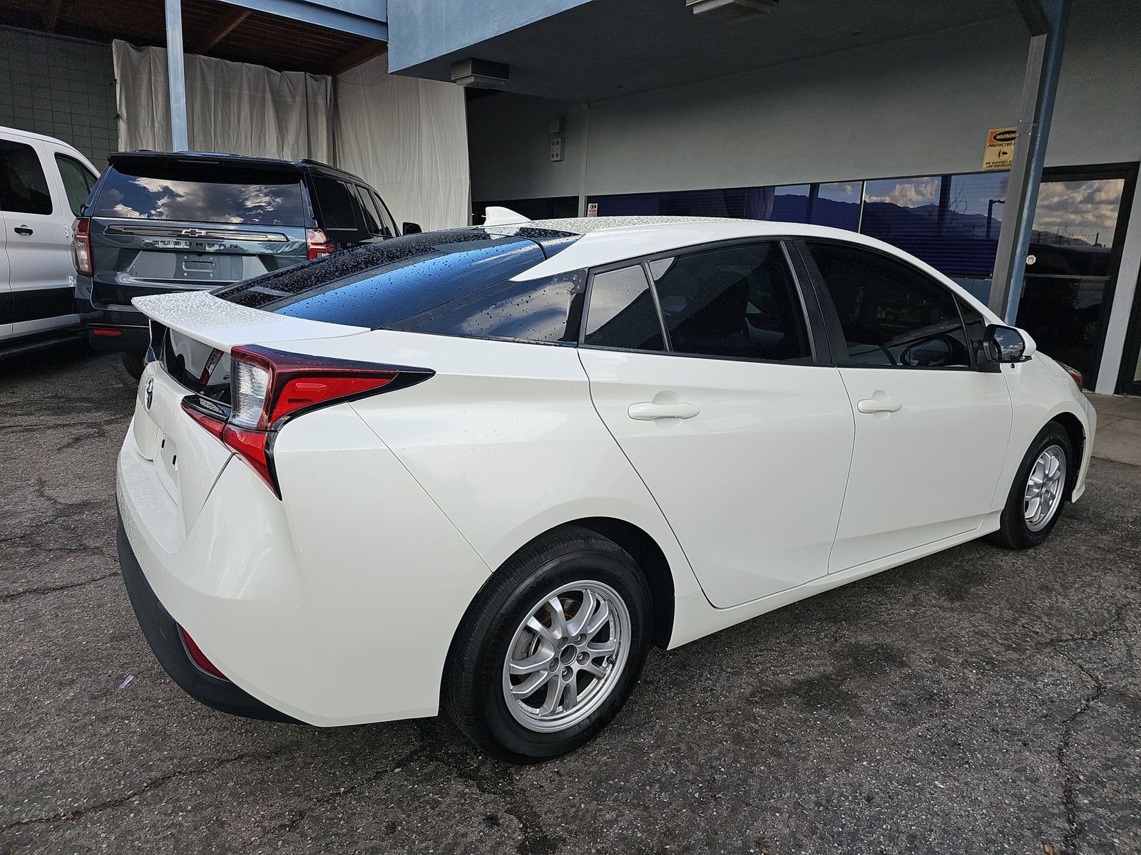 2019 Toyota Prius L Eco FWD