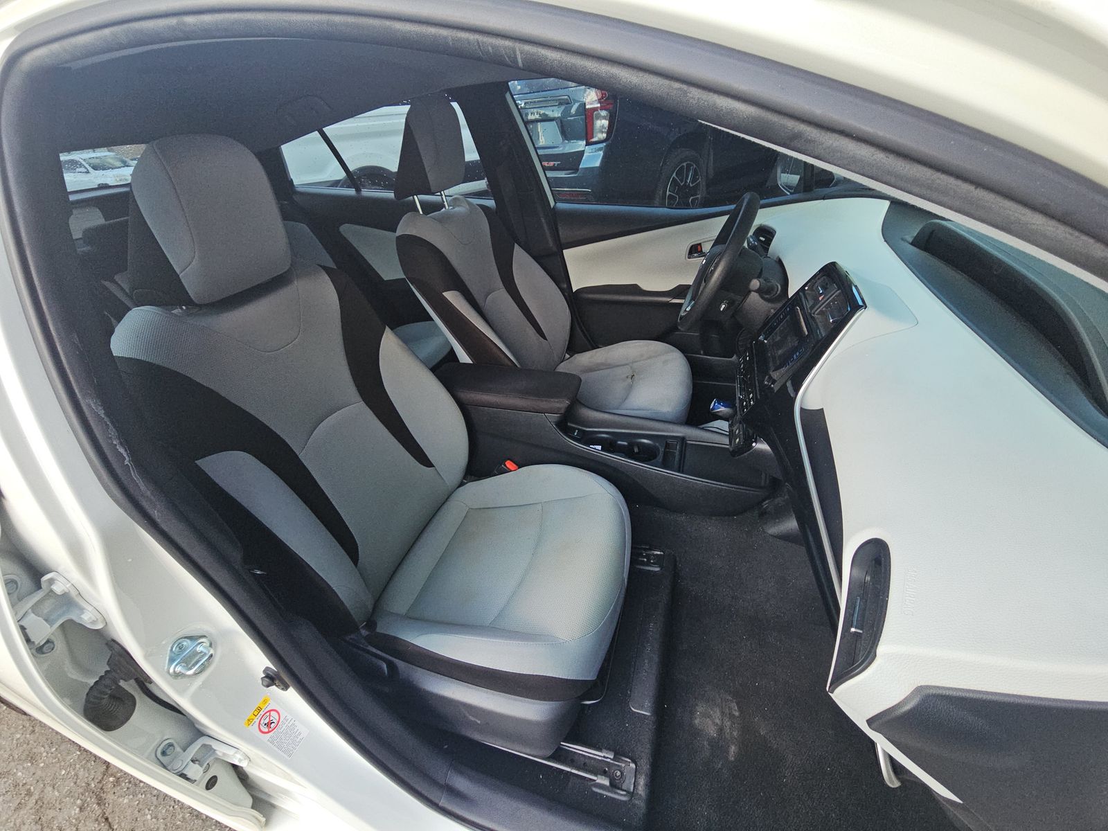 2019 Toyota Prius L Eco FWD