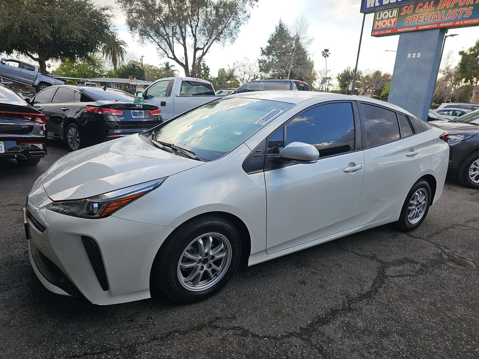 2019 Toyota Prius L Eco FWD