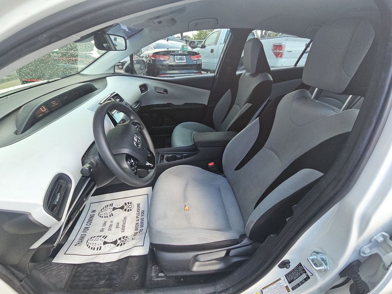 2019 Toyota Prius L Eco FWD