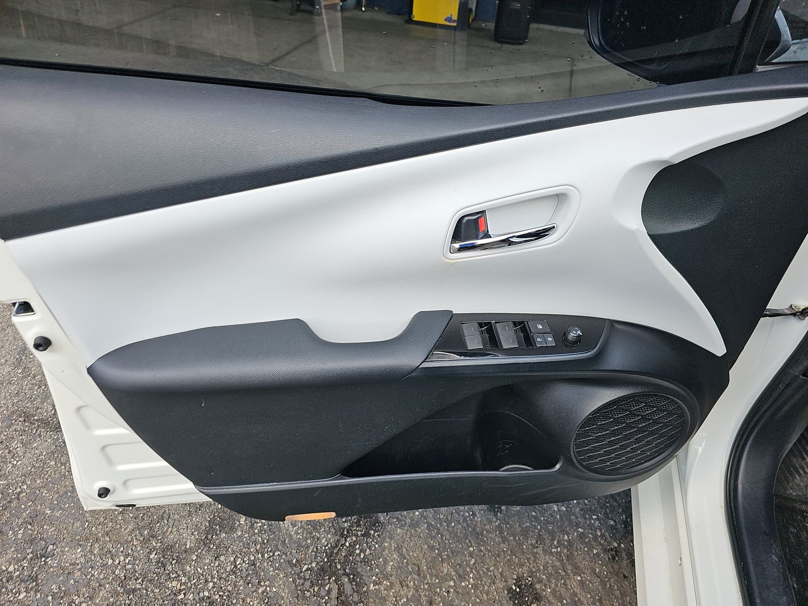 2019 Toyota Prius L Eco FWD