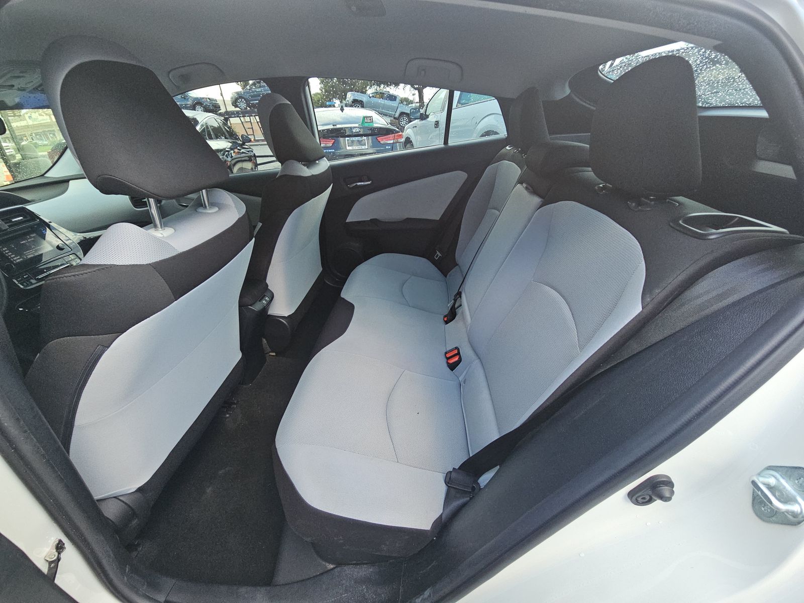 2019 Toyota Prius L Eco FWD