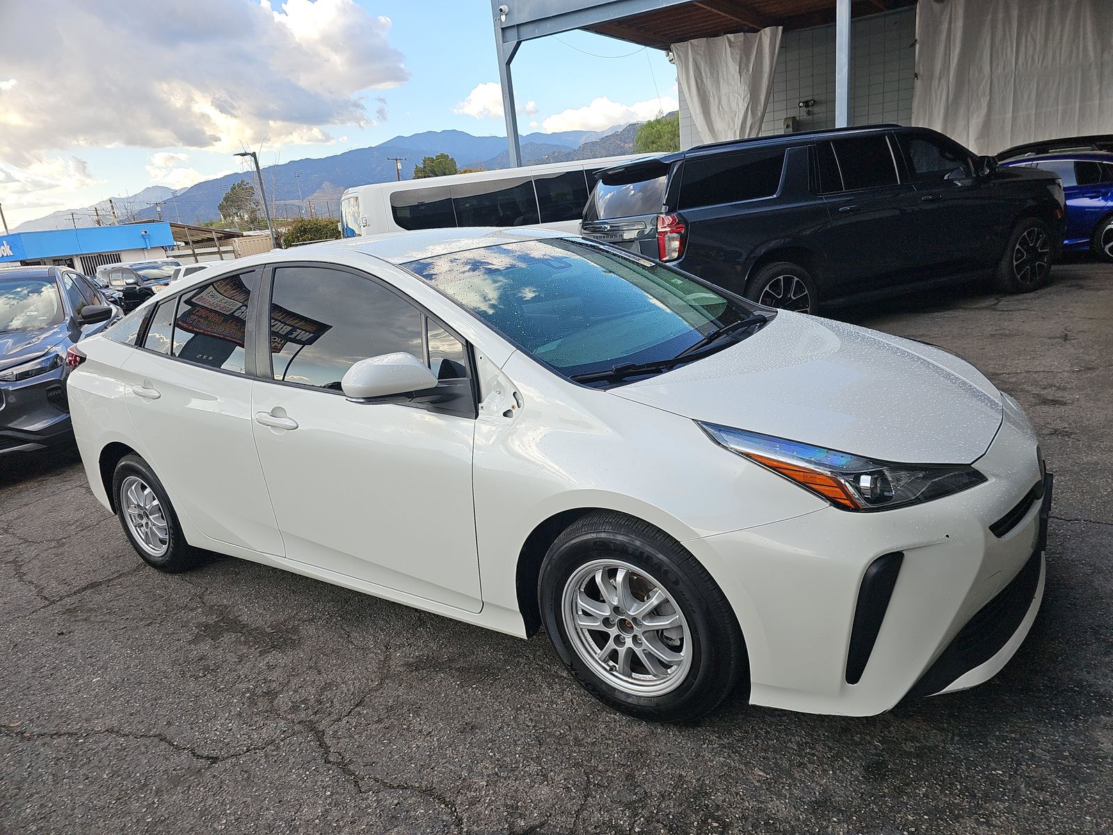 2019 Toyota Prius L Eco FWD