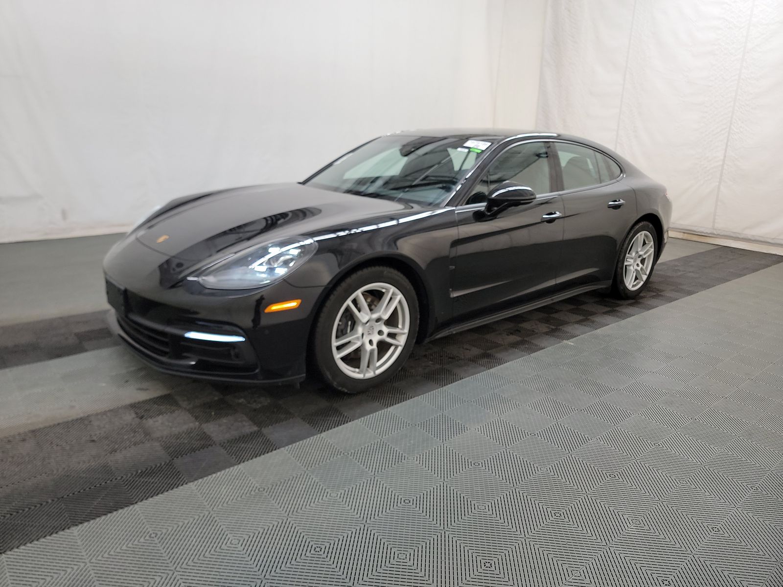 2018 Porsche Panamera 4 Hatchback