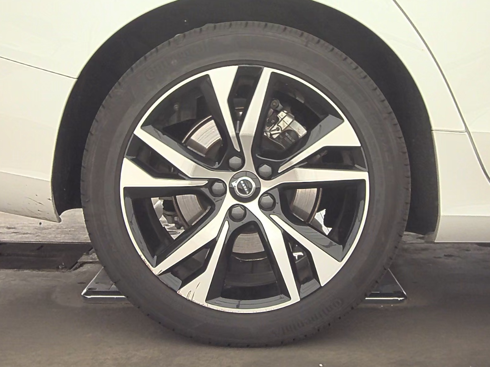 2024 Volvo S60 B5 Core FWD