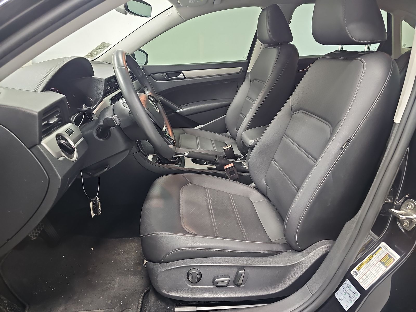 2021 Volkswagen Passat 2.0T SE FWD