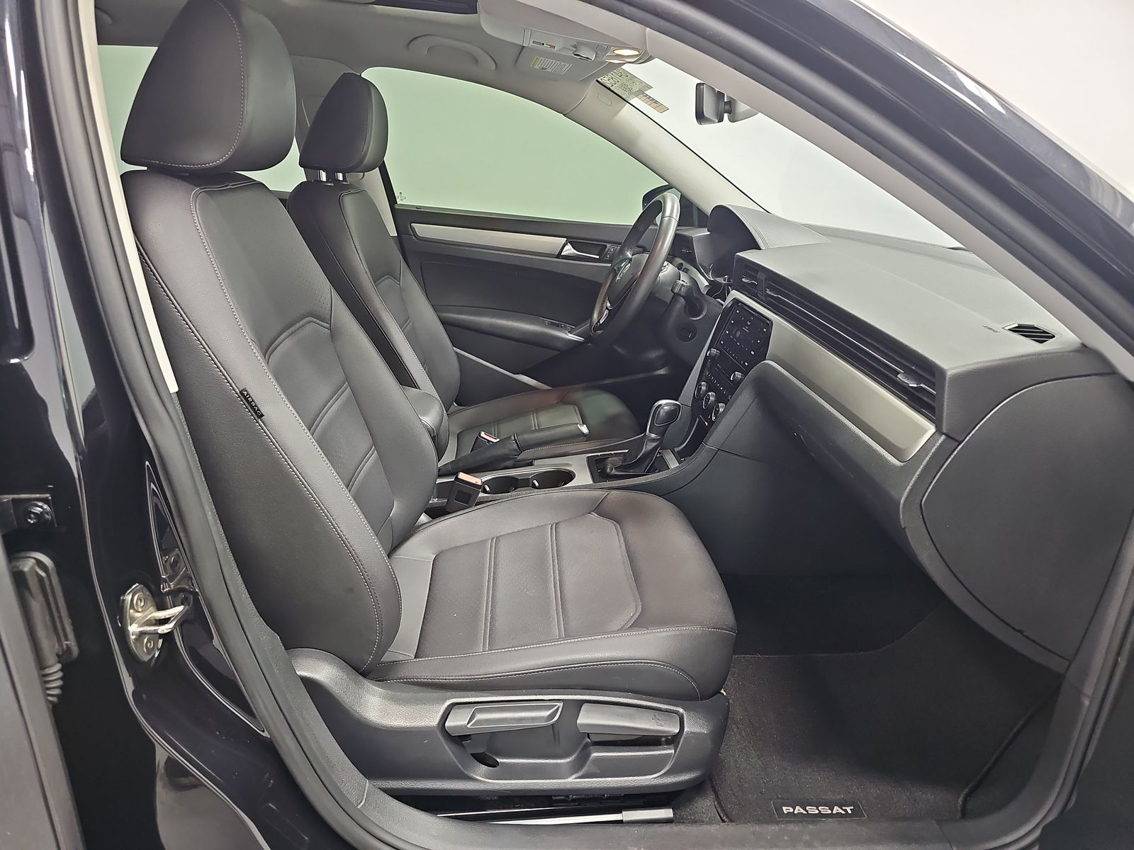 2021 Volkswagen Passat 2.0T SE FWD